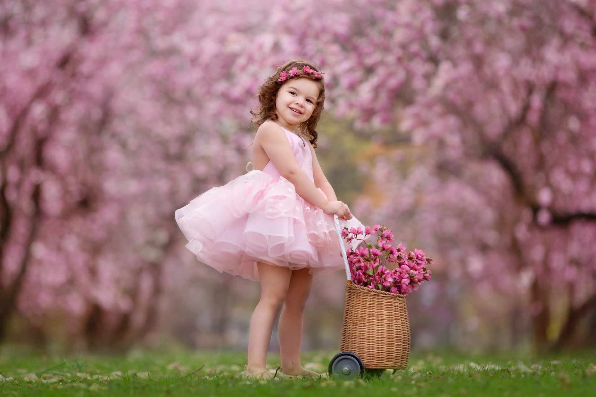 Children's portrait Photographer Sofia Ribeiro captures unique photographs of your children