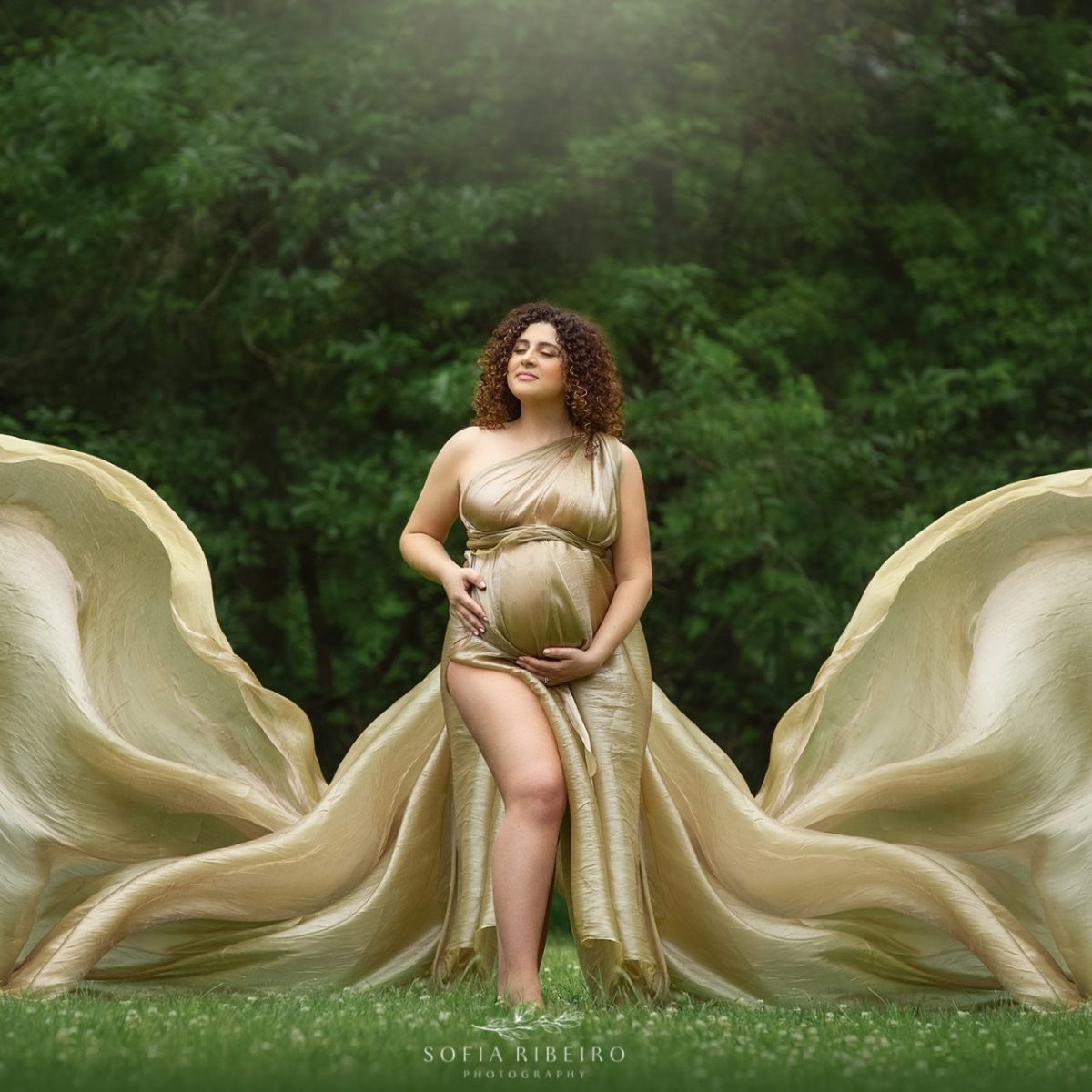 The best time to take maternity photos