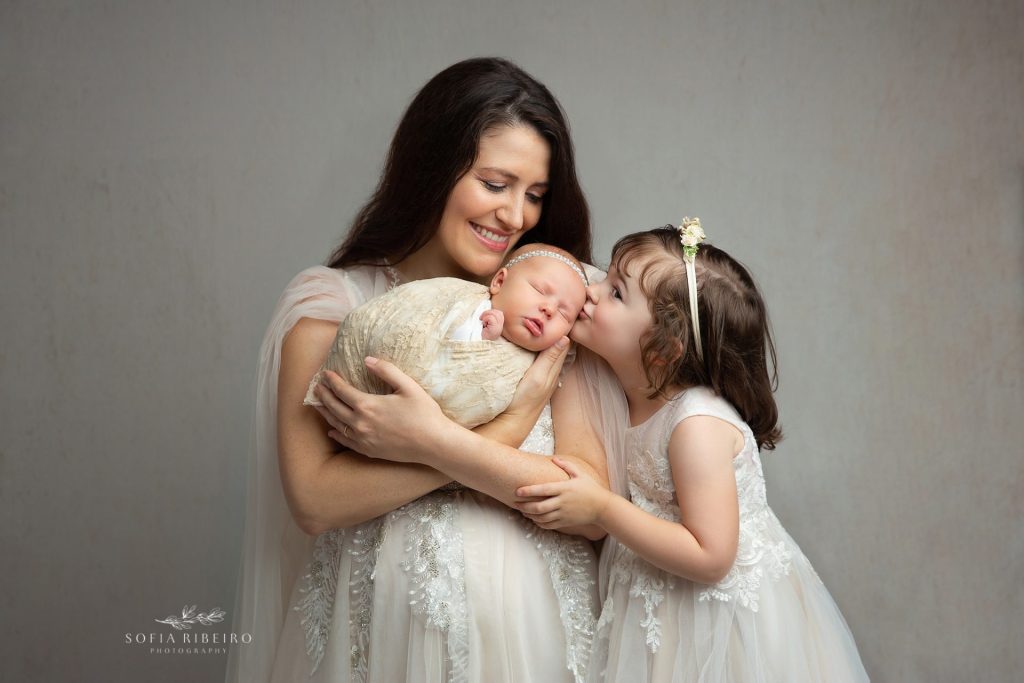 nj newborn photographer, sweet sister newborn session