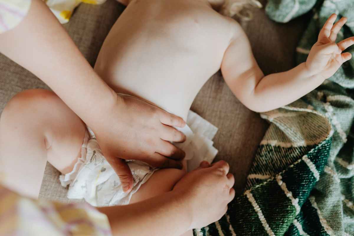 What if my baby poops during their newborn session? (& other parent worries)