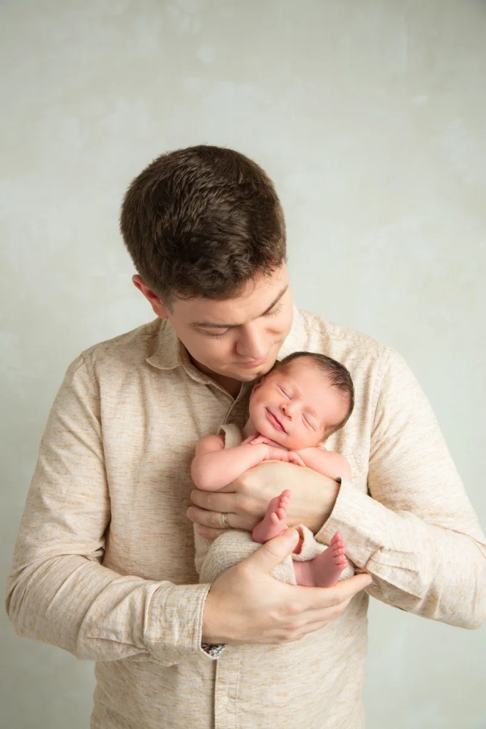 rahway nj baby photographer, newborn with dad