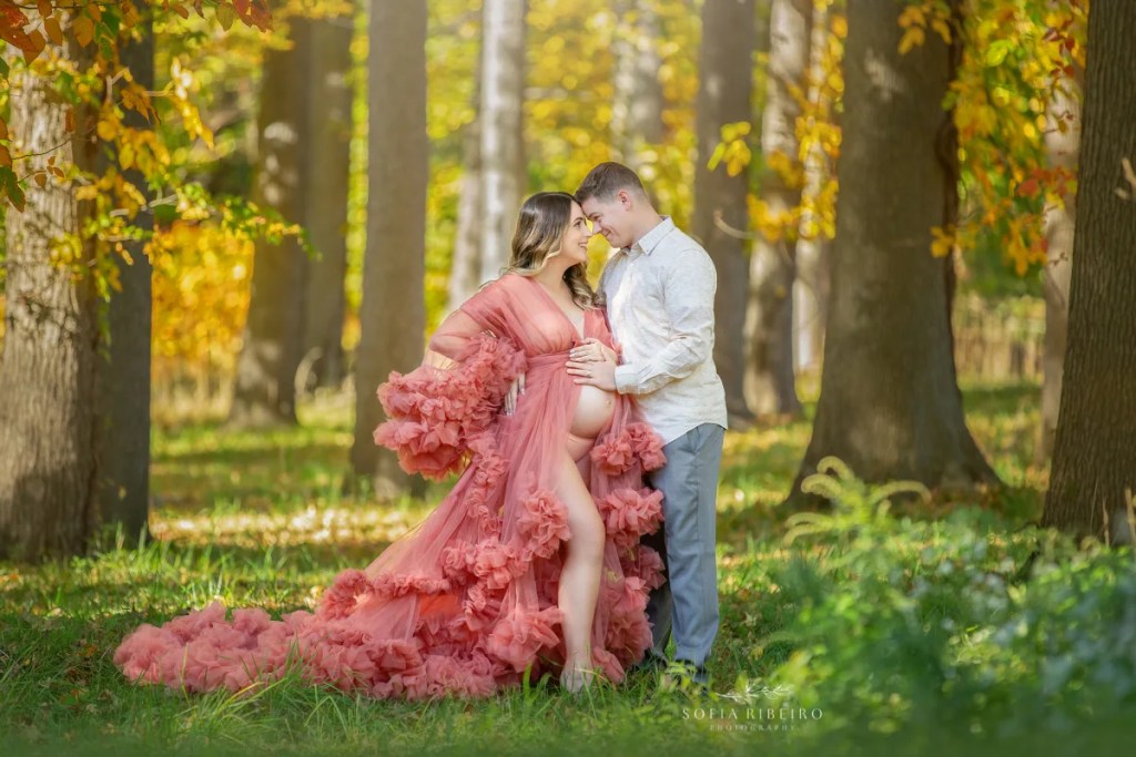 rahway nj maternity session, mom in peach colored dress with dad