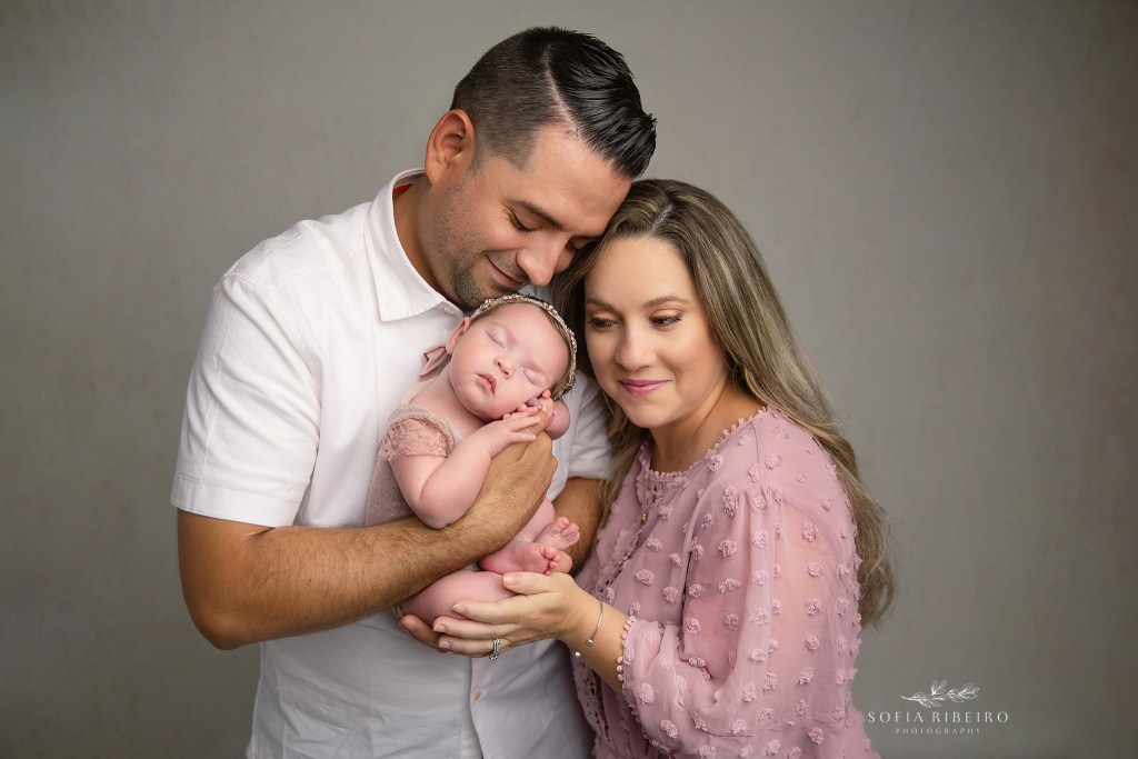 piscataway nj newborn photographer, parents with baby 