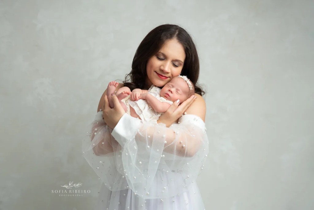 springfield nj newborn photographer, twin baby girls on green