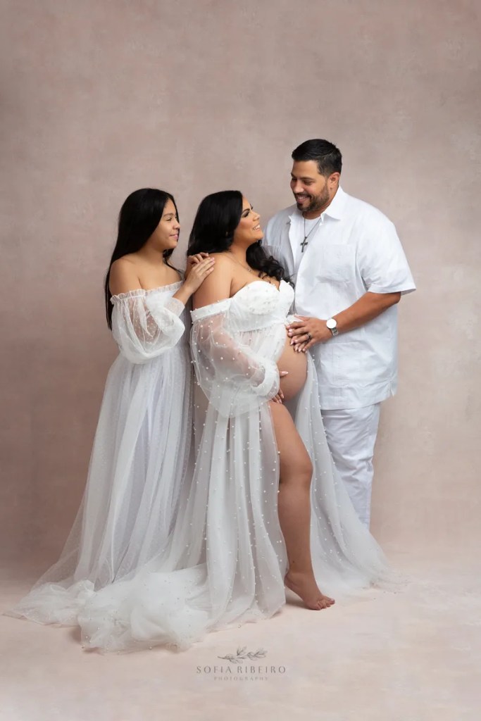 springfield nj maternity photographer, family maternity studio session all in white