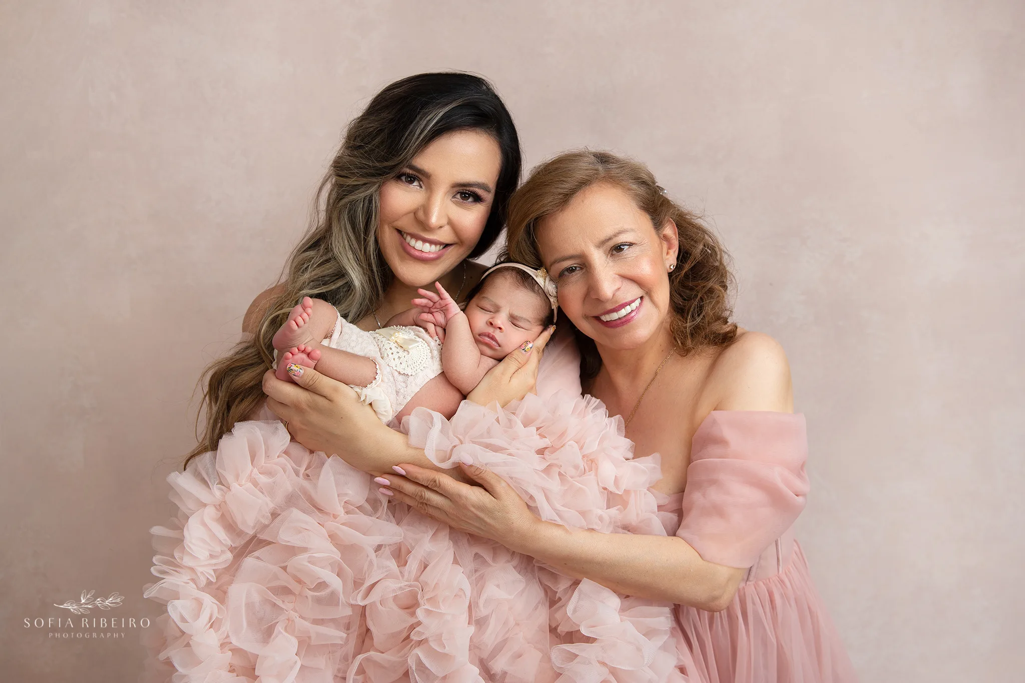 montclair nj newborn photographer, mom, grandma, and baby in pink