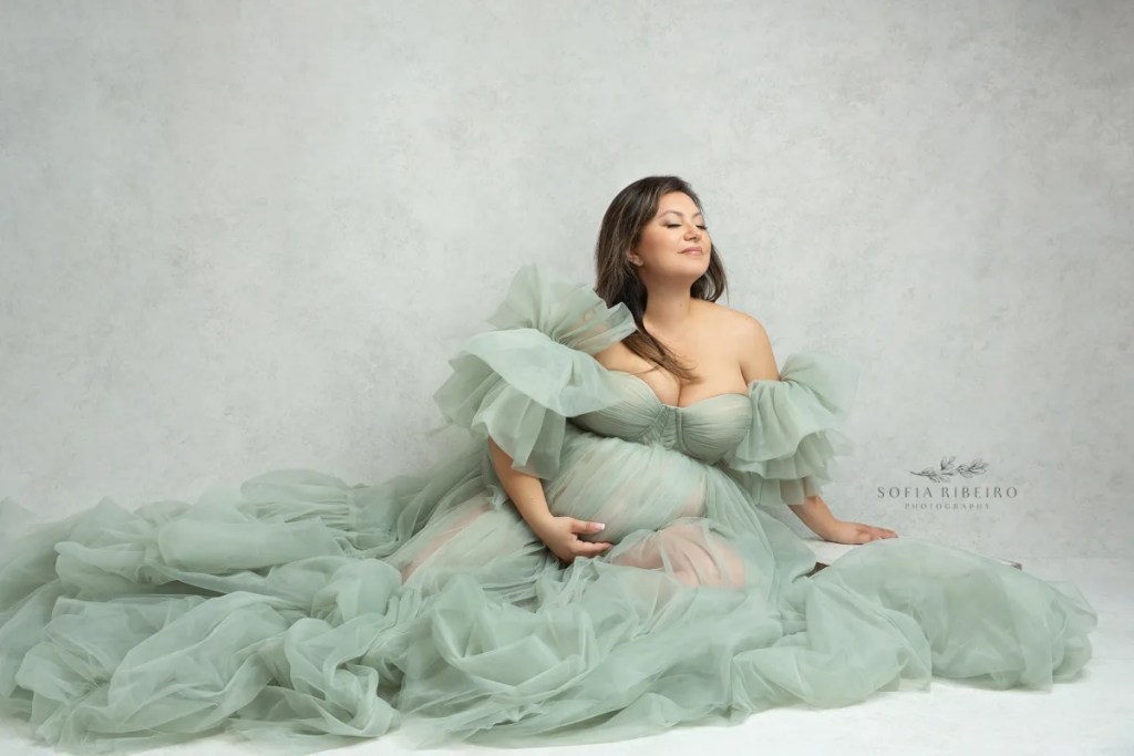 bound brook nj maternity photographer, mom in green gown