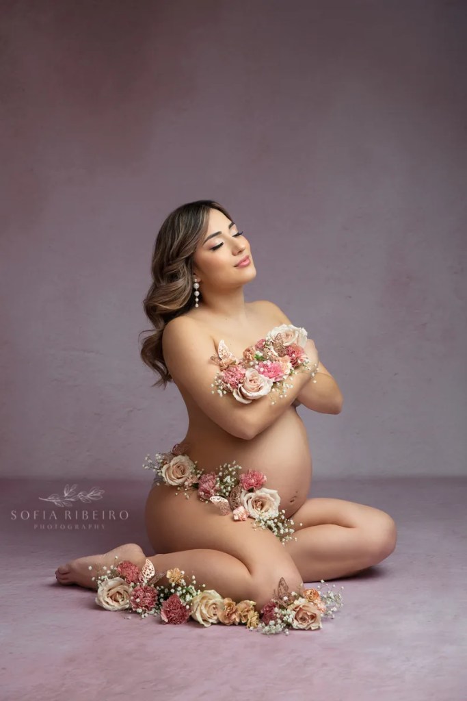 SOLO MATERNITY SESSION IN STUDIO, MATERNITY PHOTOGRAPHY NJ, MOM COVERED IN FLOWERS