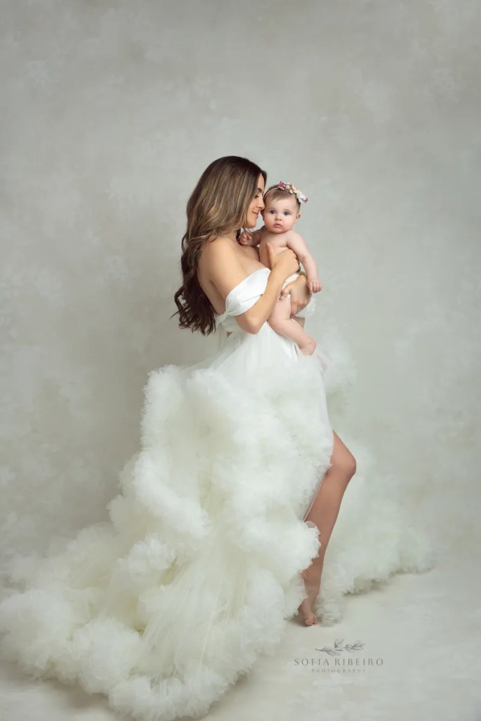 6 month milestone session mom and baby in white