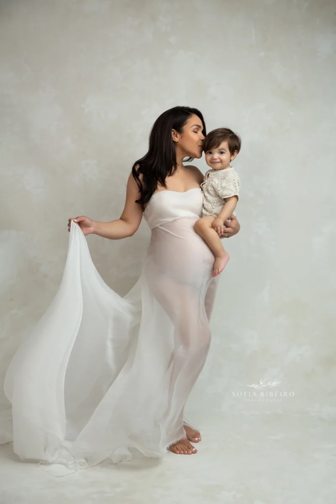 sussex nj maternity photographer mom with baby son and family in white