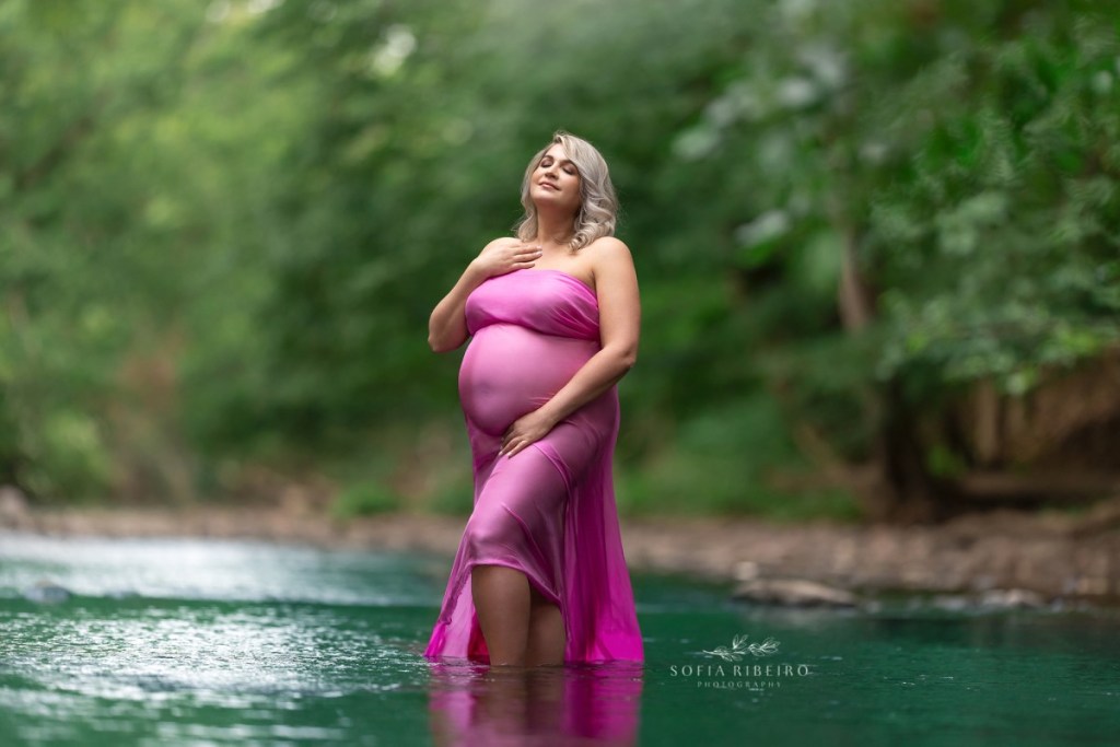 kearny nj maternity photographer, river maternity session with mom in pink fabric in water