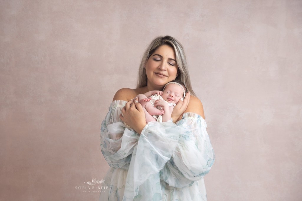 kearny nj newborn photographer, mom with baby