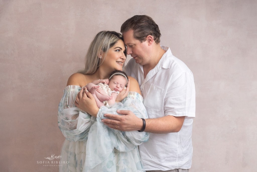 kearny nj newborn photographer, bab girl with parents
