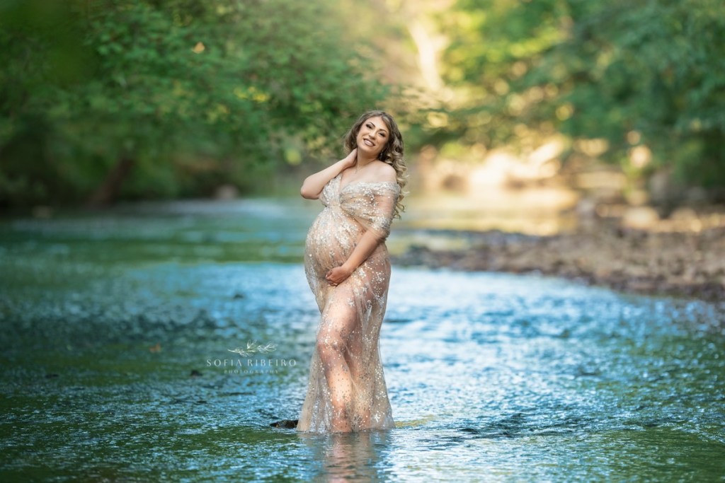 outdoor maternity photography nj, mom as a golden goddess in the water