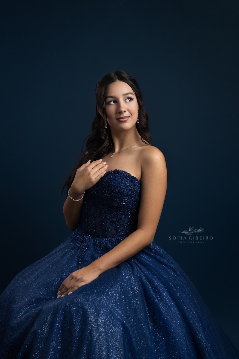 sweet 16 photos, fine art portraits girl in blue posed on chair