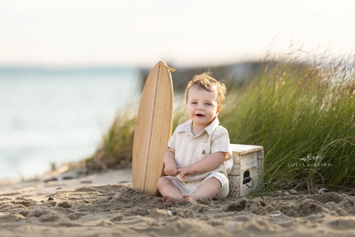 NJ FAMILY BEACH SESSION, BY SOFIA RIBEIRO PHOTOGRAPHY, BABY AND SURFBOARD