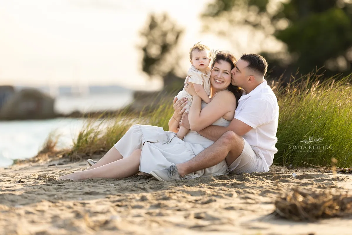 NJ FAMILY BEACH SESSION, BY SOFIA RIBEIRO PHOTOGRAPHY, PARENTS WITH BABY