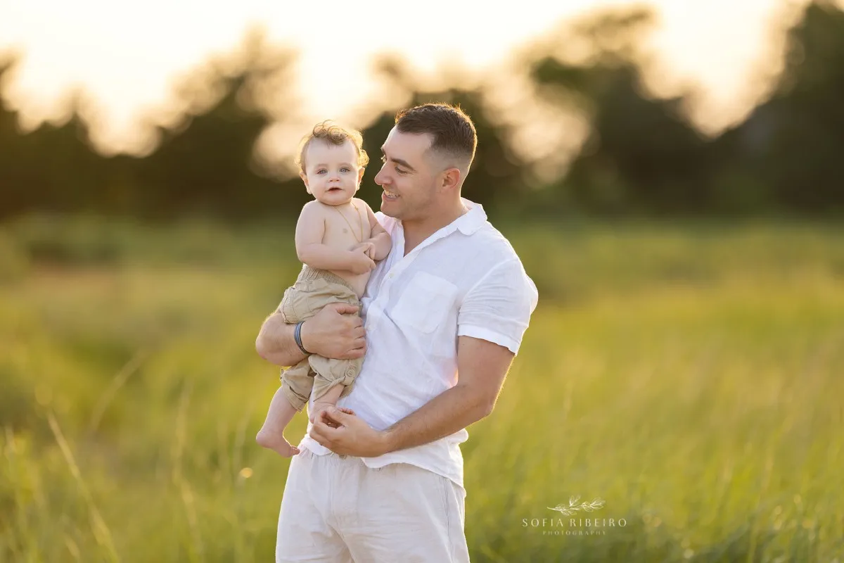 NJ FAMILY BEACH SESSION, BY SOFIA RIBEIRO PHOTOGRAPHY, DAD WITH BABY