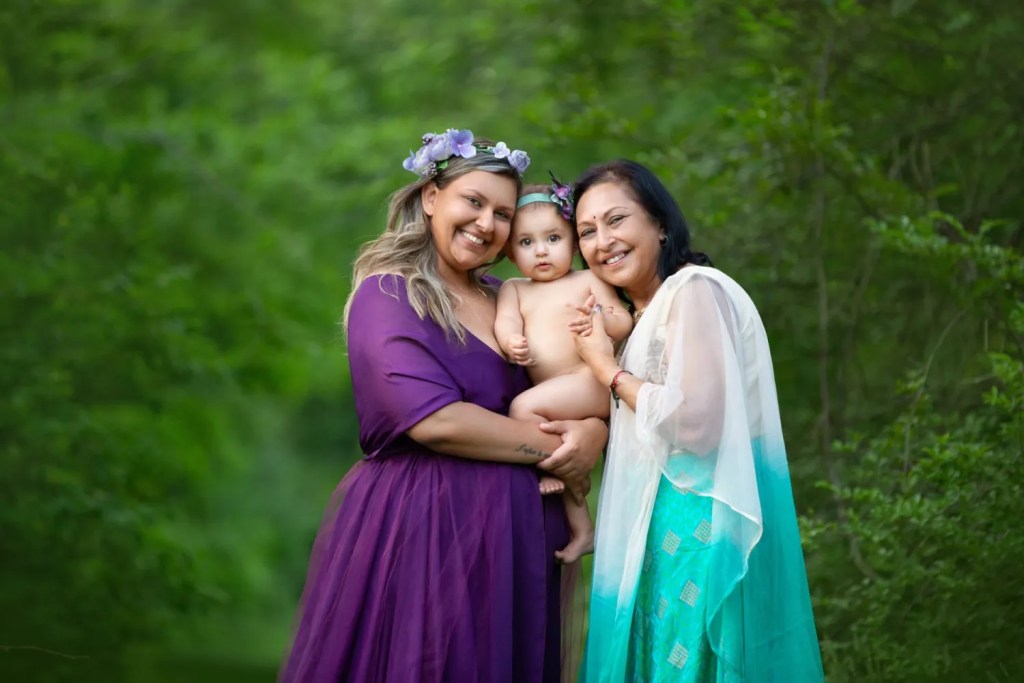 OUTDOOR FAMILY PHOTOGRAPHY WITH NJ PHOTOGRAPHER SOFIA RIBEIRO PHOTOGRAPHY, MOM GRANDMOTHER AND BABY