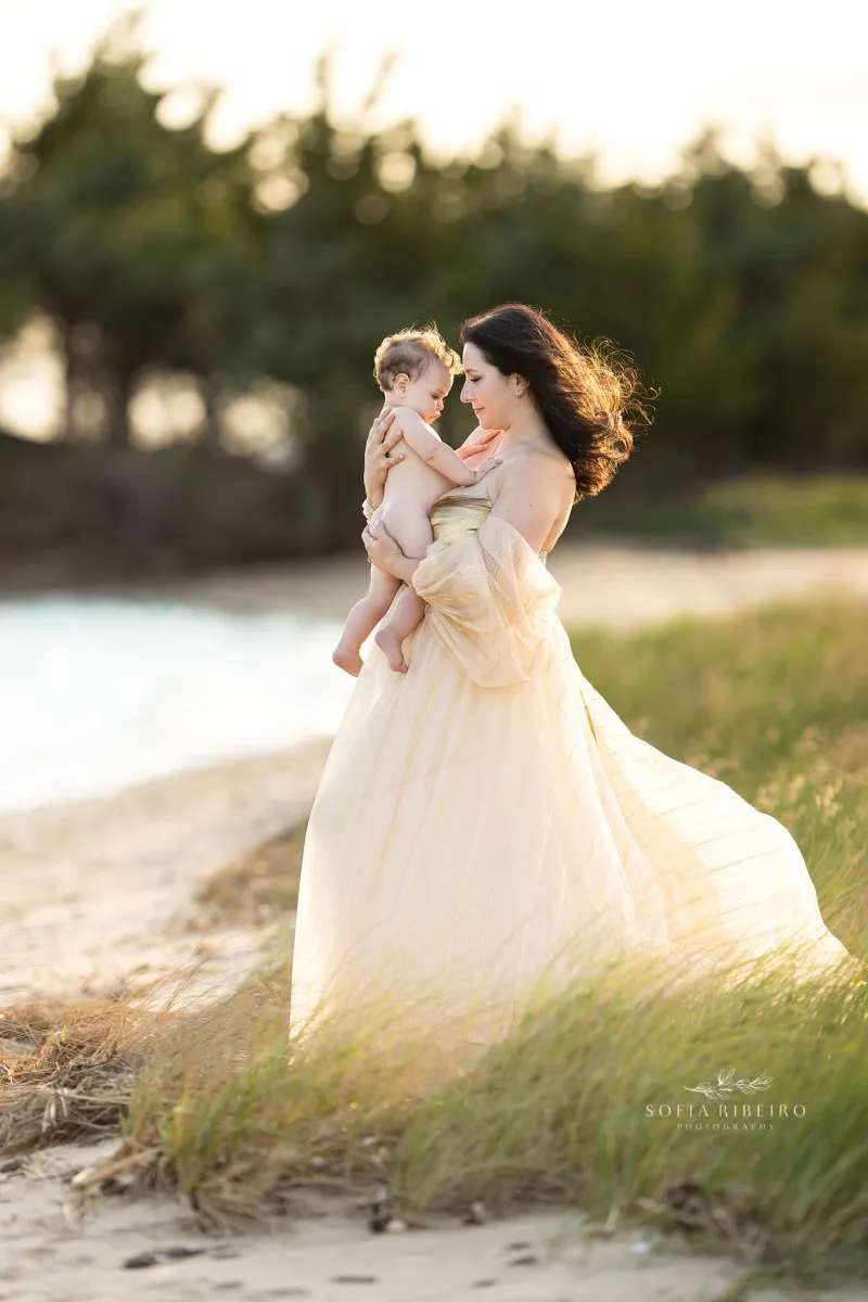 NJ FAMILY BEACH SESSION, BY SOFIA RIBEIRO PHOTOGRAPHY, MOM SNUGGLING BABY