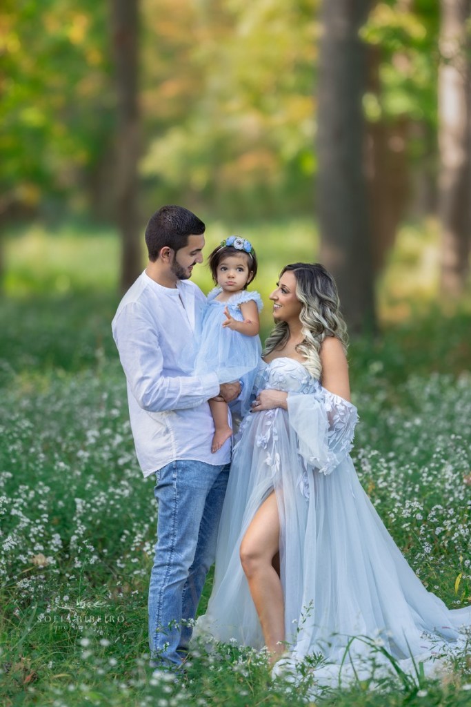 nj outdoor family maternity session, family portrait with pregnant mom in blue dress