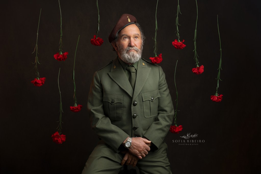 50 years later, former solider poses in original uniform from portugal's military, to comemorate the 50th anniversary of the 25th of april, portugal's carnation revolution. 50 anos depois, um retrato de um senhor em sua farda original a celebrar o cinquentenario da revolucao de 25 de abril em portugal