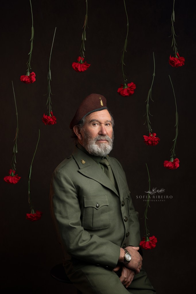 50 years later, former solider poses in original uniform from portugal's military, to comemorate the 50th anniversary of the 25th of april, portugal's carnation revolution. 50 anos depois, um retrato de um senhor em sua farda original a celebrar o cinquentenario da revolucao de 25 de abril em portugal