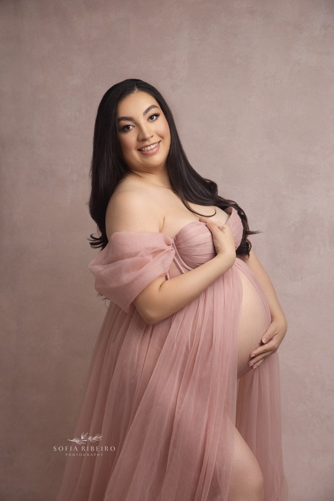 gorgeous mom glows in pink during her hackensack nj maternity photography session