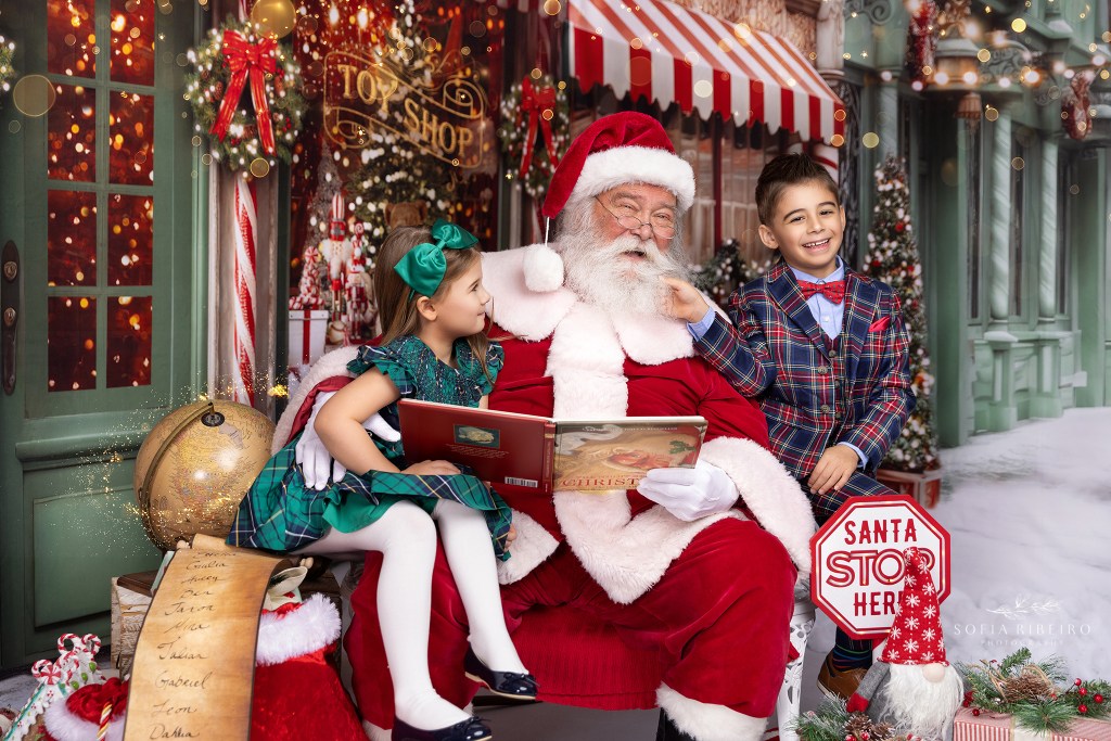 santa photos in nj features a custom portrait session with an interactive photo experience