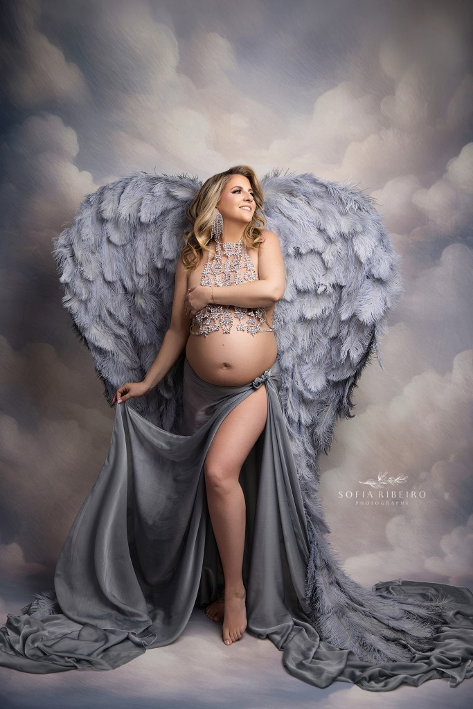 a middletown nj maternity photographer captures a mom to be ni silver wings and fabric, draped in jewels