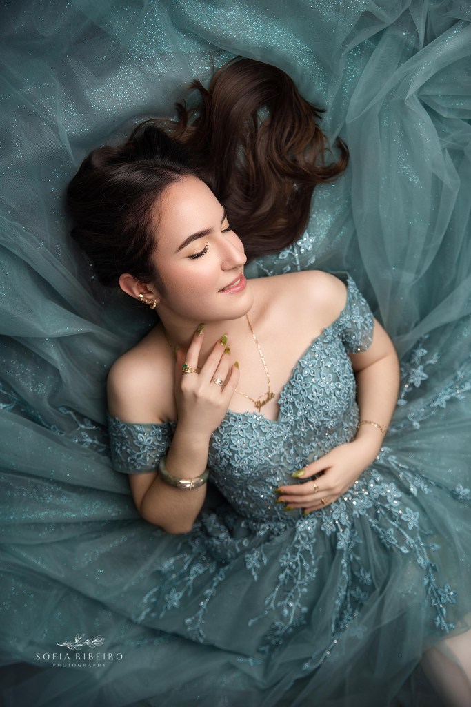 NJ sweet sixteen photographer captures a young girl in her sage green gown