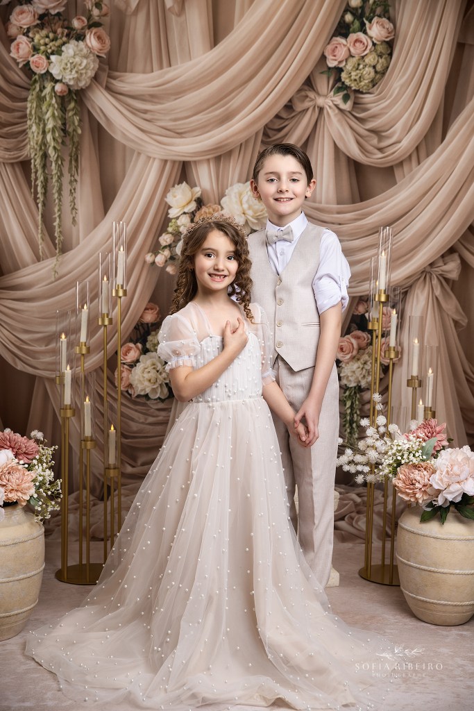 nj childrens photographer captures siblings alone during a three generation photo session