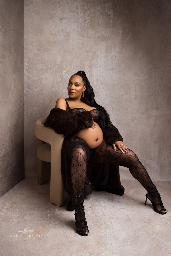 nj maternity photography focusing on fine art, powerful posing