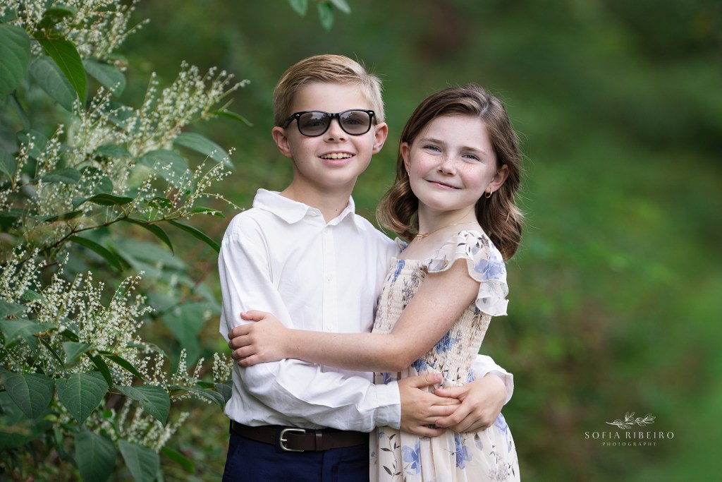 nj family photographer captures siblings together