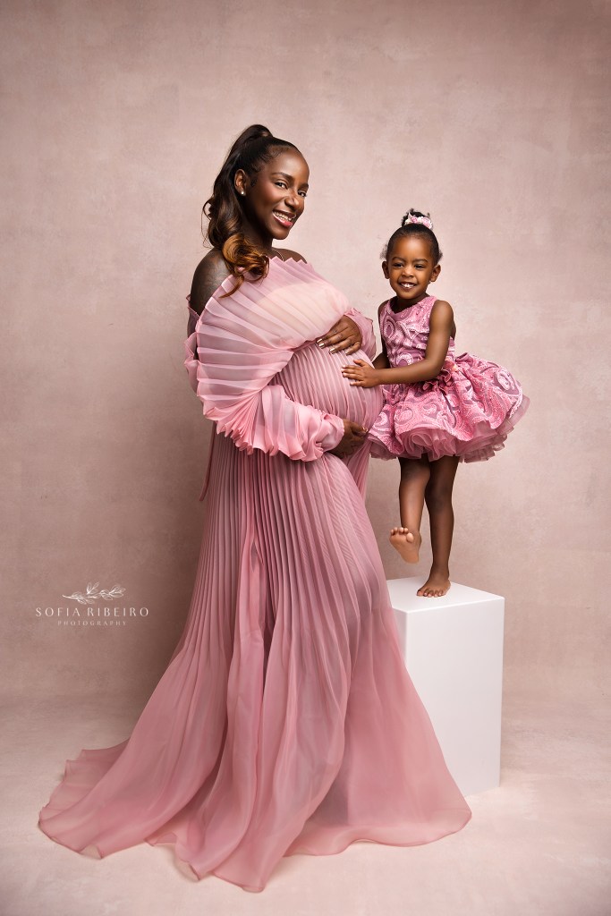 nj maternity photographer specializes in elevated maternity photography with family